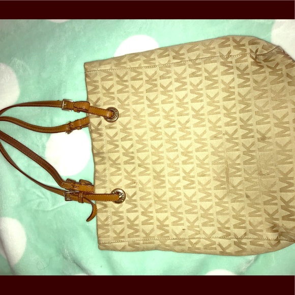 Purse - Picture 1 of 3